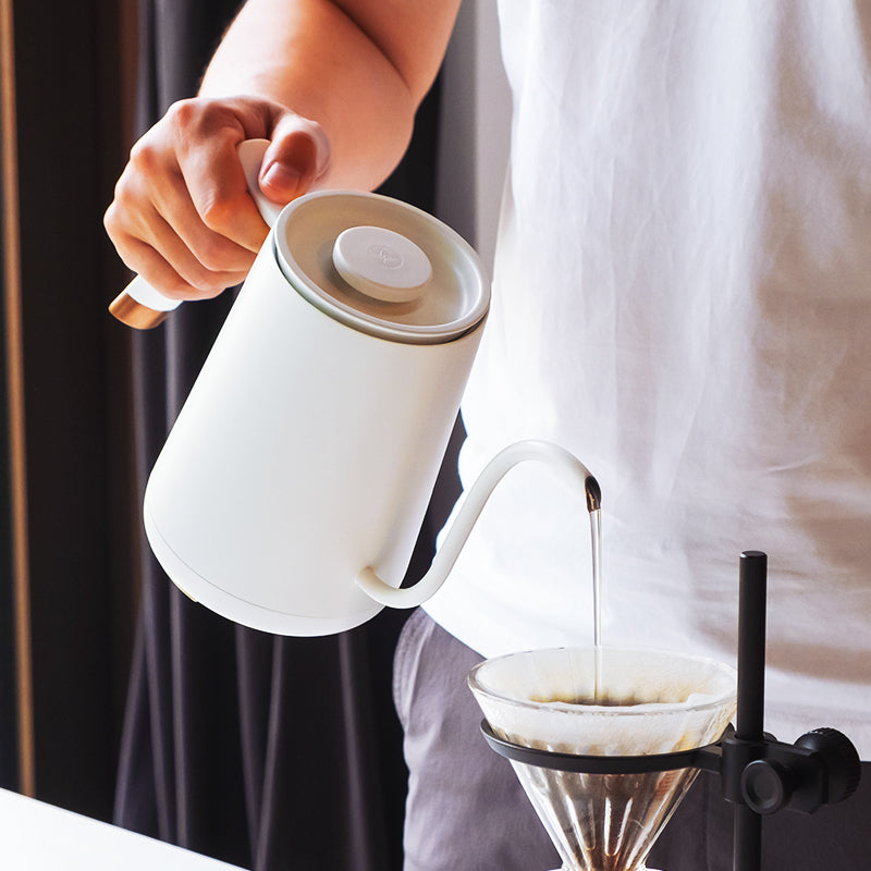 TIMEMORE FISH SMART ELECTRIC POUR OVER KETTLE - WHITE 600ML - The Coffee Machine Collective