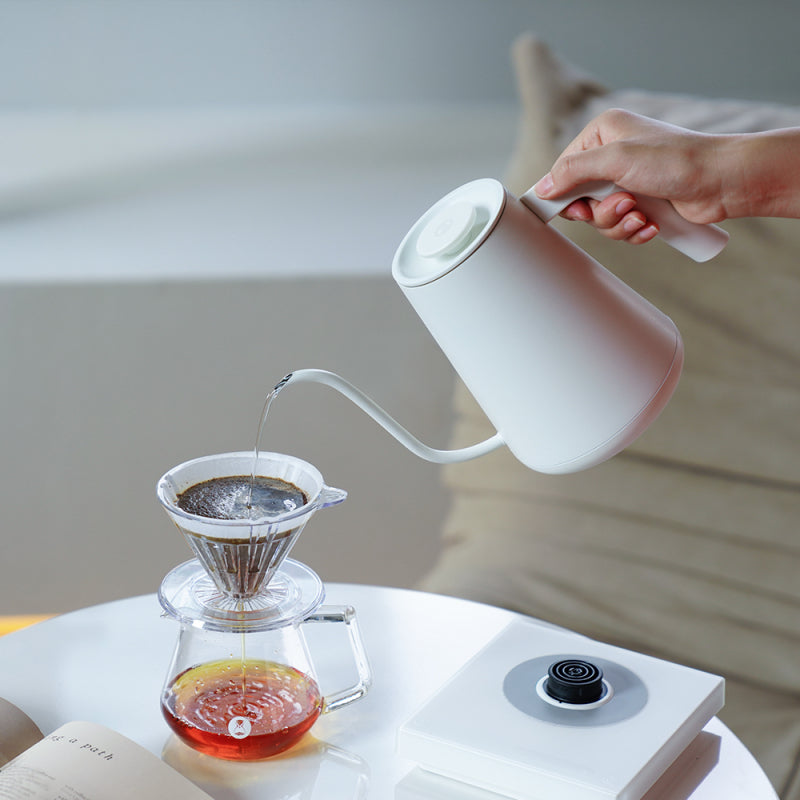 TIMEMORE FISH SMART PRO ELECTRIC POUR OVER KETTLE - WHITE 900ML - The Coffee Machine Collective